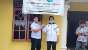 DIDAMPINGI KEDUA ORANG TUANYA DAN LAN PALI, ‘BP’ DIANTAR KE BNNK PRABUMULIH UNTUK DIREHABILITASI