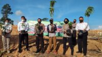 Kapolres Tanggamus dan Pejabat Utama Tanam Pohon Berbuah di Lahan Kritis Area Batu Tegi