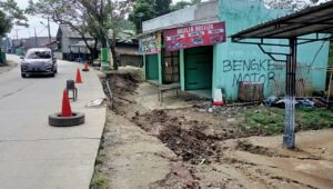 Warga Terdampak Abrasi Dari Kebocoran Viva PDAM Belum Terima Uang Konvensasi