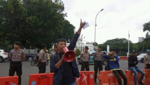 Aspirasi Guru Honor Di Duga  Tak Di Tanggapi, Barisan Mahasiswa Bekasi : Bupati Bekasi Abaikan Guru Honorer Jalan Kaki Ke Istana