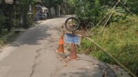 Coba Pak Sih Tolong, Jalan Longsor Di Desa Koper Kecamatan Kresek Di Perbaiki