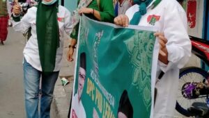 DPC PKB Lebak Berikan Paket Takjil Gratis Kepada Pengguna Jalan