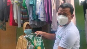 Warga Rangkasbitung Dapatkan Bantuan Beras Dari Baznas