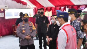 Bersama Panglima TNI, Kapolri Tinjau Pos Penyekatan Merak – Bakauheni