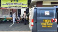 Mobil Pemburu Pemudik Polsek Cikarang Pusat “Jemput Bola” Warga yang Mudik Beri Tes Antigen Gratis