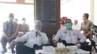 WAKIL WALIKOTA BEKASI DR. TRI ADHIANTO PENUHI AUDIENSI WARGA TANGANI BANJIR