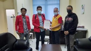 GMNI LAPORKAN PPK KEGIATAN PENGECATAN GEDUNG DPRD KOTA BEKASI KE KEJARI