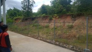 Diduga Amdal Bermasalah, PT GMT Tak Pernah Gubris Pengaduan Masyarakat Terkait Kerusakan Tanah Warga Yang Ada Disekitar Pabrik
