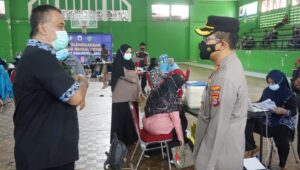 Kapolres Lebak Tinjau Pelaksanaan Vaksinasi Massal Di GOR Ona Rangkasbitung