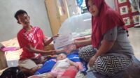 Bayi Penderita  hidrosefalus Dan Korban Sengatan Listrik terima  Bantuan dari Orang Baik Dan LKS Alamanda Tanggamus