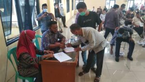 Deklarasi Damai, 12 Calon Kepala Desa di Kecamatan Kronjo Tanda Tangan dan Ikrar Bersama