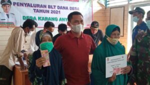 Penyaluran Bantuan Langsung Tunai (BLT) Kabupaten Tangerang Desa Karang Anyar Kecamatan Kemiri Tahun 2021
