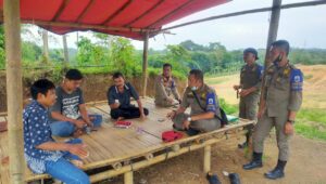 Respon Aduan Ormas Jarum, Pol PP Lebak Hentikan Aktifitas Galian Tanah Merah Di Tambakbaya