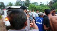 Polsek Limau Bersama Tim Gabungan dan Masyarakat Evakuasi Dua Korban Tenggelam di Pantai Badak