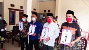 Acara Penetapan dan Pengundian Nomor Urut Calon Kepala Desa Gembor Berlangsung Lancar