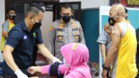 Sambut HUT Bhayangkara Ke 75, Polres Cilegon Percepat Vaksinasi Masal