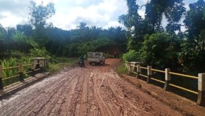 Jalan Kopi Cileles Berlumpur, BBP Minta Sapol PP Tutup Galian Di Banjarsari