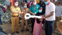 PT Mayora Jayanti Salurkan Bantuan Bedah Rumah di Desa Pasir Muncang