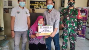 Bagikan BLT DD Tahap 2, Pemdes Tamiang Berharap Warganya Dapat Terbantu Di Masa Pandemi