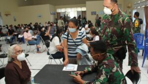 Serbuan Vaksinasi di RS TNI AU Sam Ratulangi, Ramah Bagi Opa dan Oma