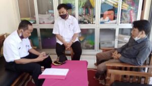 Saat Konfirmasi, Kepsek SMKN 1 Setu Di Duga Undang Tiga Aparat Hukum Untuk Mendampingi