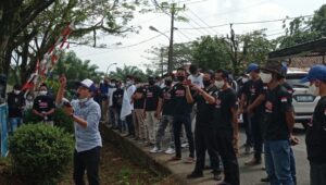 Kantor Camat Cileles Di Geruduk  Ormas BBP