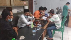 Kemensos Melalui Kantor Pos Bagikan BST Kepada 523 Warga Desa Benda Kecamatan Sukamulya