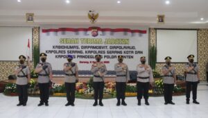 Kapolda Banten Lantik Dirpamobvit, Dirpolairud, Kabid Humas Dan Tiga Kapolres