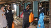 Yon D Pelopor Satbrimob PMJ kembali Bagi Sembako untuk Warga Kurang Mampu di Cikarang