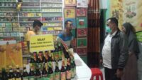 Berkedok Toko Jamu, Polsek Serang Temukan Ratusan Botol Miras