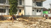 Pekerjaan Pembangunan Gedung Di Lingkup Kecamatan Kresek Di Duga Abaikan K3 Dan Tanpa Papan Informasi