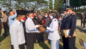 Sambut HUT RI ke 76 , Ratusan WBP Rutan Kotaagung Terima Remisi