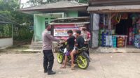 Cegah Covid-19, Polsek Ciomas Polres Serang Kota Bagikan Masker