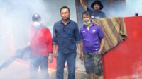 Blusukan H.Syarifuddin S.M Saat Fogging di Permukiman Warga Rukun Warga 01 Pondok Bahar