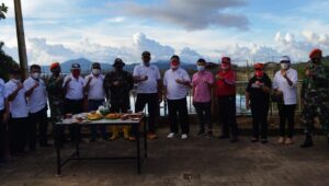 Regu Paskhas TNI AU Dukung Giat Penanaman Pohon di Danau Tondano Sulut