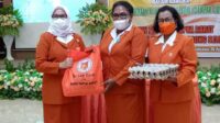 Peringati Hari Kemerdekaan, BKOW Papua Barat Bersama GOW Sorsel Bagikan Bantuan Sembako