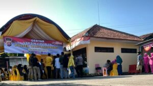 Antusias Warga Ikuti Gebyar Vaksinasi Di Polsek Warunggunung