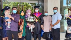 WISUDAWAN DARI TALANG  UBI BERHASIL MERAIH GELAR SARJANA HUKUM