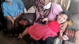 Ninik Samini Turun Langsung ‘Cross Check’ Anak Disabilitas di Pondok Aren