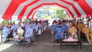 Serbuan Vaksinasi Diiringi Bantuan Sosial di Bitung Sulut