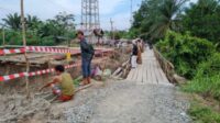 WABUP PALI TINJAU LANGSUNG PEMBANGUNAN JEMBATAN PENGHUBUNG ANTAR KECAMATAN
