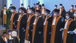 Prof. Dr. H. M. Syarifuddin, S.H., M.H., Melantik dan Mengambil Sumpah 7 Hakim Agung Baru