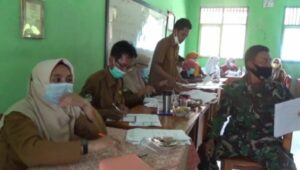 Dua SMP Negri Limau Lakukan Suntik Vaksin