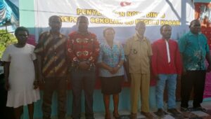 HUT Kampung Kasar Distrik Aitinyo Tengah Ke Delapan Dan Penyerahan Nota Dinas Kepala Sekolah SDN Kasar