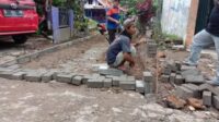 Ormas Jarum Soroti Proyek Paving Block Di Bayah Yang Diduga Asjad