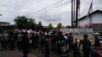 Kantor Desa Pabuaran Rangkasbitung Di Kepung Puluhan Warga