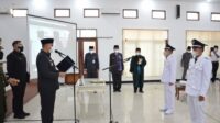 Muhamad Sohib Kades Lengkong Kulon Dan Mohamad Yopi Koslaniyudin Kades Perahu Di Lantik Bupati Tangerang