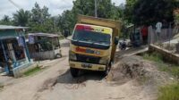 Jalan Di Bukit Tudung Rusak Parah, Warga Pendopo Harap Pemerintah Jangan Diam