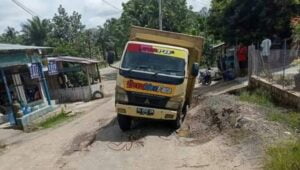 Jalan Di Bukit Tudung Rusak Parah, Warga Pendopo Harap Pemerintah Jangan Diam
