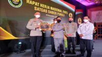 Rakernas Satgas Saber Pungli 2021 Anugerahkan Penghargaan Motivator UPP Terbaik Tingkat Nasional Kepada Kapolres Kotawaringin Barat 